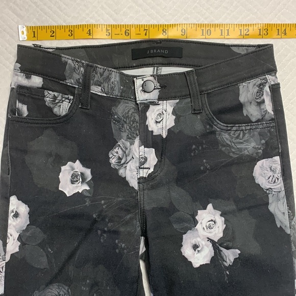 J Brand Mid Rise Cropped Skinny Jeans, Black with Gray & White Floral Design, 26 - Picture 13 of 16